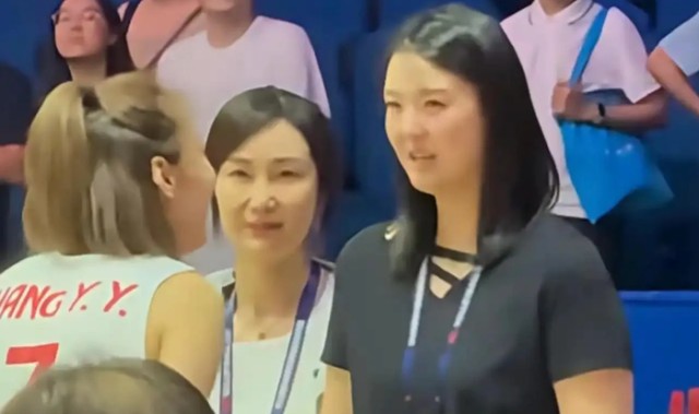 开云体育APP-温柔落幕，向阳而生！张常宁现身世联赛，球迷暖心送祝福|中国女排|泰国女排|王媛媛|唐欣|女排_新浪体育_新浪新闻