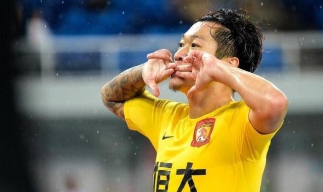 开云体育网址-泰山引援再添“新”势力 徐新仿效石柯签下1+N合同