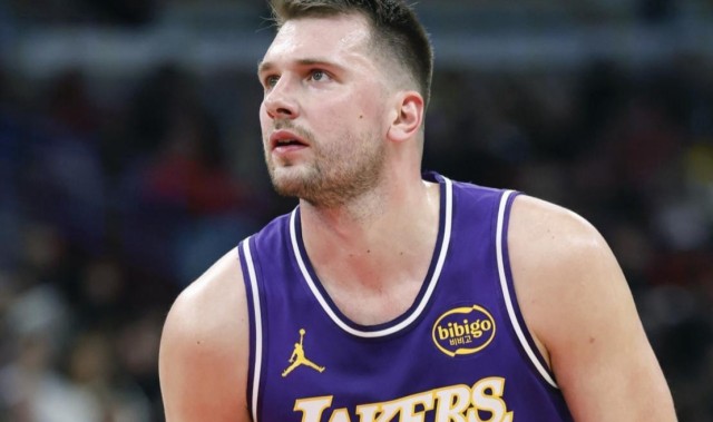 开云体育APP-艾顿上点心吧！美记：因为东契奇的缘故，很多中锋都愿意来湖人