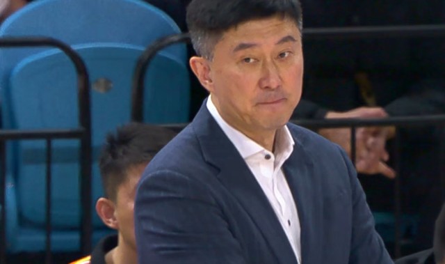 领先18分输球！杜锋点评一针见血，批评了广东队4名球员