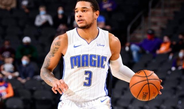 kaiyun-魔术小将神兵天降 勇士被魔咒紧绕再度无缘三连胜