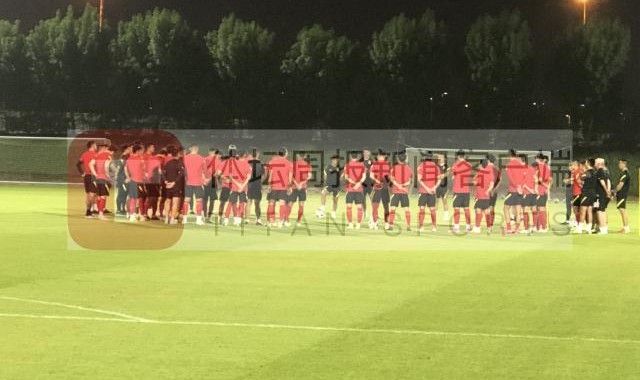 开云-国足倒数第二练以定位球为主 阿兰伤无碍恢复训练