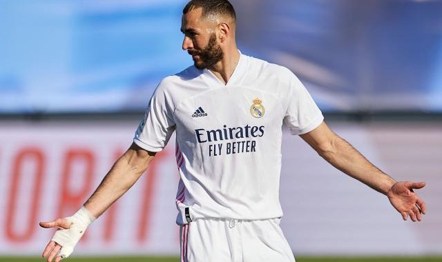 开云体育APP-【西甲】本泽马头顶脚踢梅开 皇马2比1逆转埃尔切