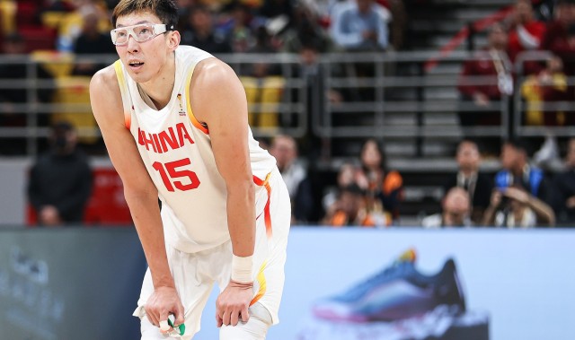 周琦：一旦我们比分落后很难有平稳心态 都想靠个人能力解决问题