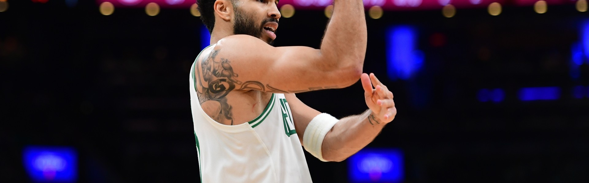 开云-追梦：塔图姆在一场一场地找回爆发力 越来越自在这真的很美妙！