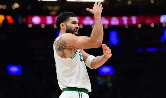 开云-追梦：塔图姆在一场一场地找回爆发力 越来越自在这真的很美妙！